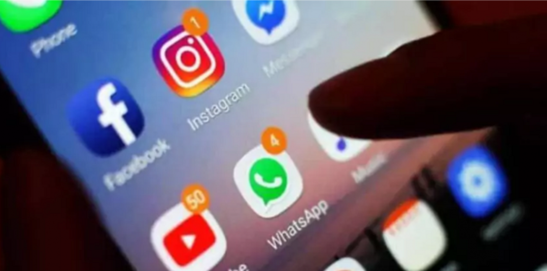 Une panne mondiale inédite a paralysé pendant des heures le 4 octobre 2021, Facebook, WhatsApp, Instagram et Messenger.